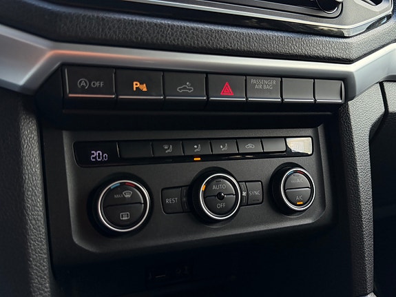 Volkswagen Amarok 24 of 29