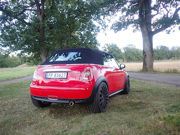 MINI Cooper 21 of 30