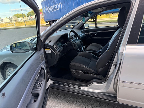 Volvo S80 13 of 27