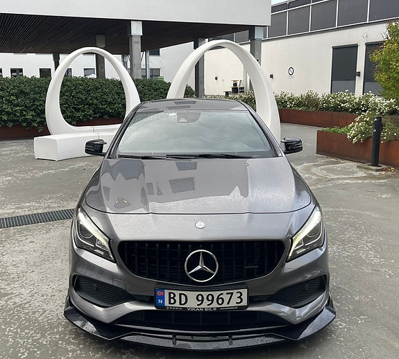 Mercedes-Benz CLA250 8 of 29