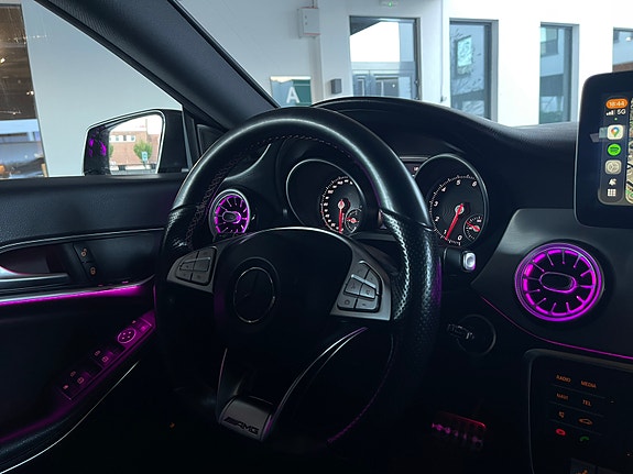 Mercedes-Benz CLA250 2 of 29