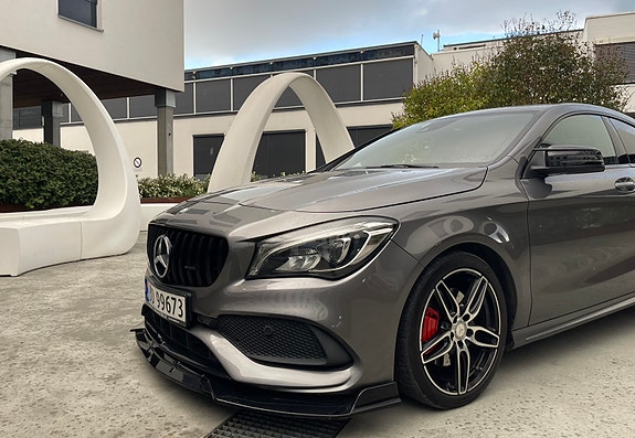 Mercedes-Benz CLA250 14 of 29