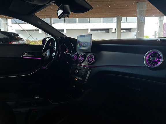 Mercedes-Benz CLA250 11 of 29