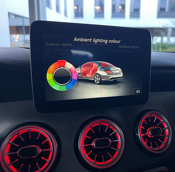 Mercedes-Benz CLA250 9 of 29