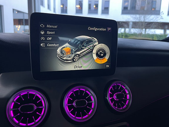 Mercedes-Benz CLA250 28 of 29