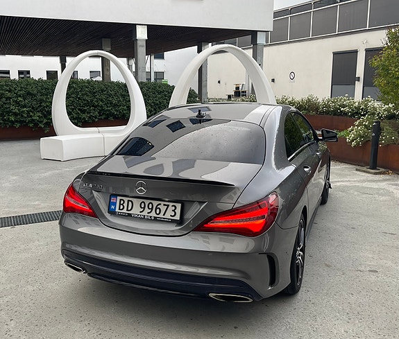 Mercedes-Benz CLA250 5 of 29