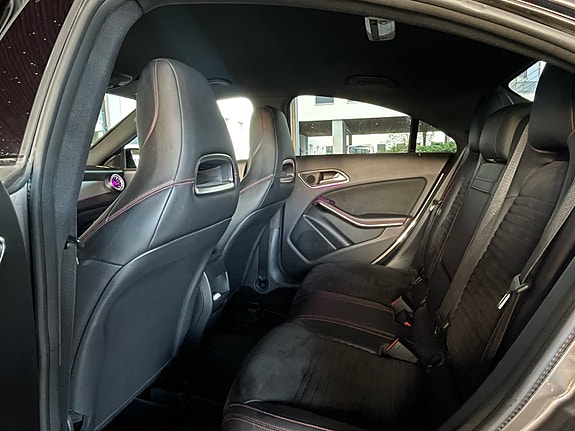 Mercedes-Benz CLA250 21 of 29