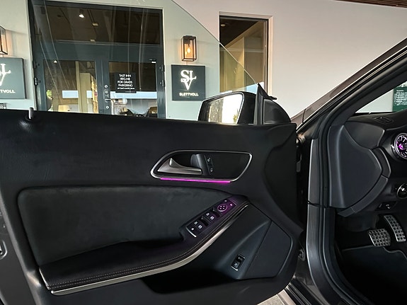 Mercedes-Benz CLA250 20 of 29