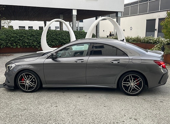 Mercedes-Benz CLA250 3 of 29