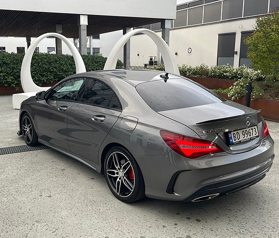 Mercedes-Benz CLA250 4 of 29