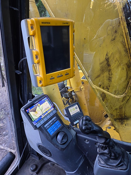 Komatsu Pc138us 15 of 18