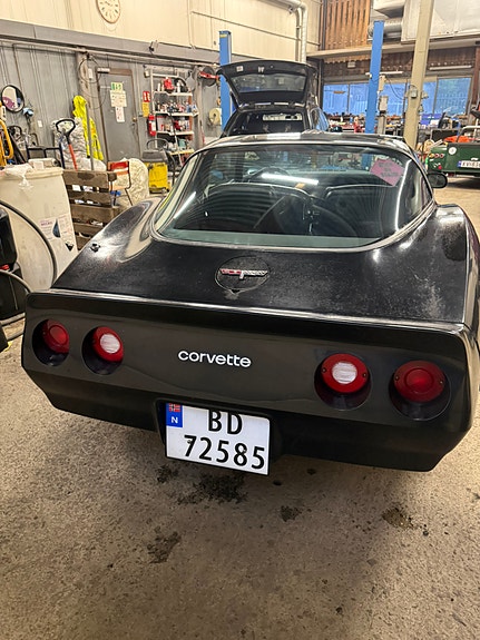 Chevrolet Corvette 6 of 18