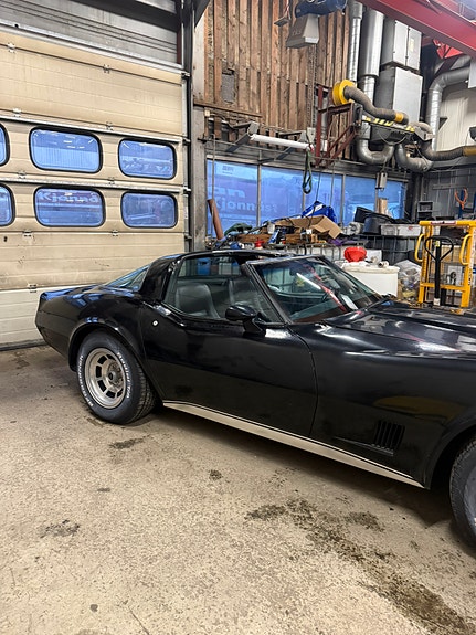 Chevrolet Corvette 3 of 18