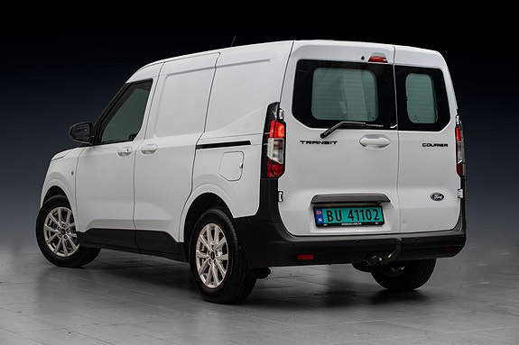Ford Transit Courier 6 of 26