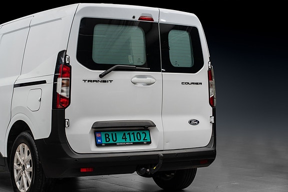 Ford Transit Courier 7 of 26