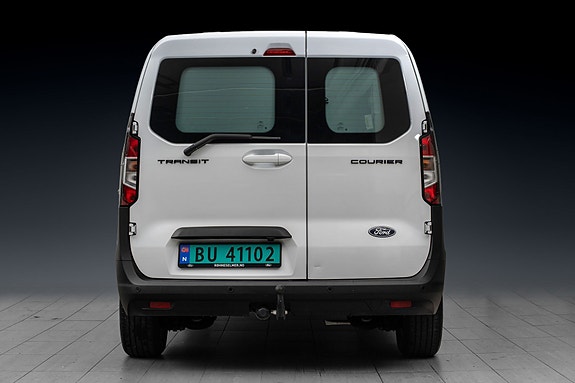 Ford Transit Courier 9 of 26