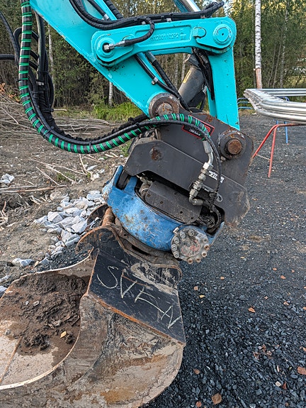 Kobelco 11 of 25