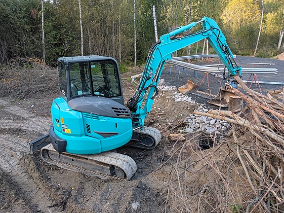 Kobelco 6 of 25