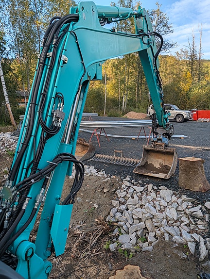 Kobelco 7 of 25