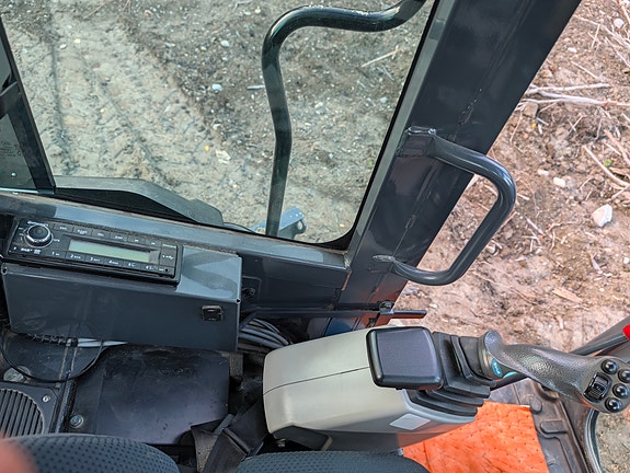 Kobelco 23 of 25