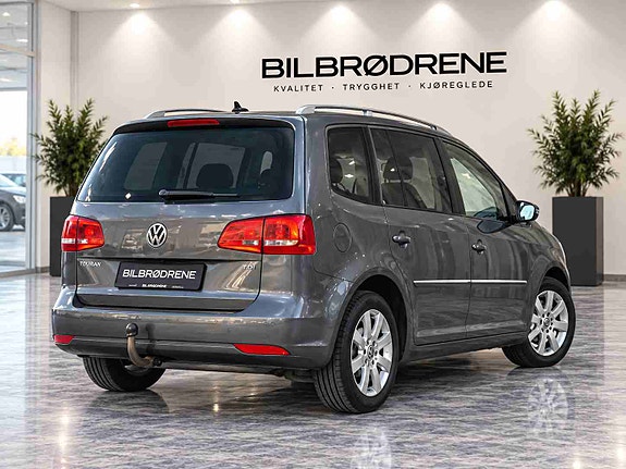 Volkswagen Touran 4 of 7