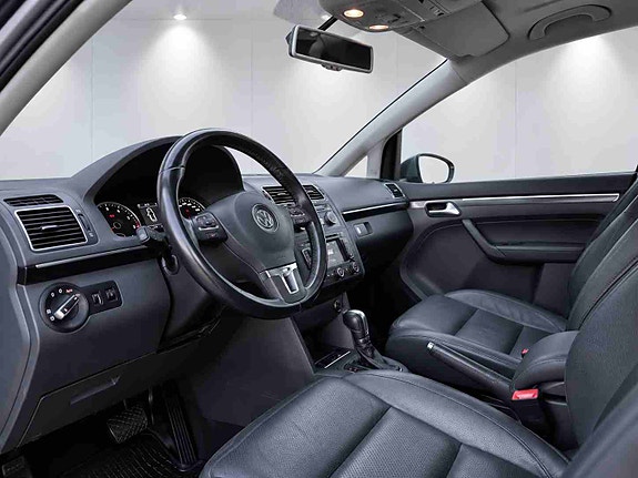 Volkswagen Touran 6 of 7