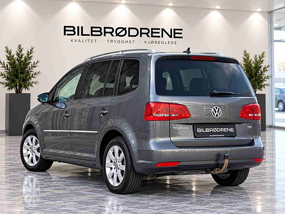 Volkswagen Touran 3 of 7