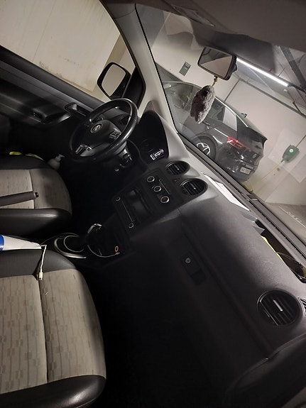 Volkswagen Caddy Maxi 2 of 16