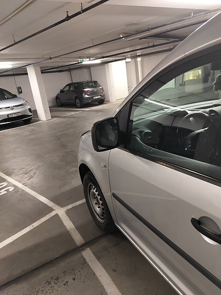 Volkswagen Caddy Maxi 8 of 16