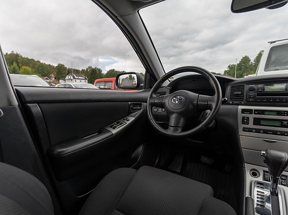 Toyota Corolla 24 of 30