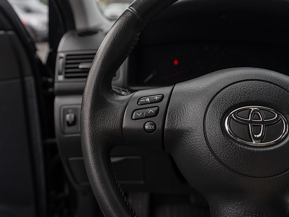 Toyota Corolla 27 of 30
