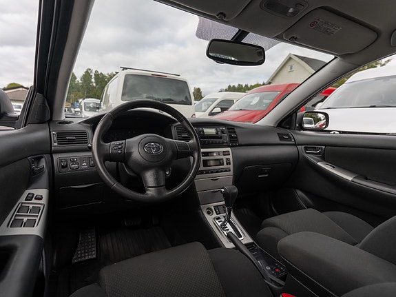 Toyota Corolla 18 of 30