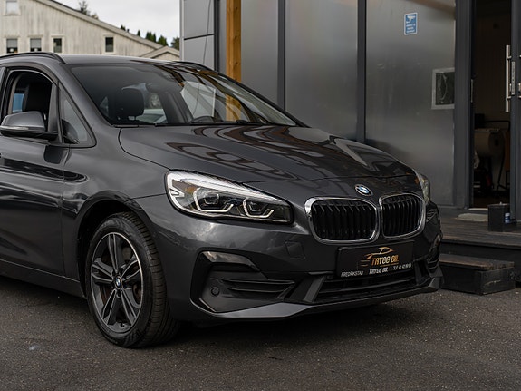 BMW 225xe 6 of 30