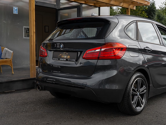 BMW 225xe 4 of 30