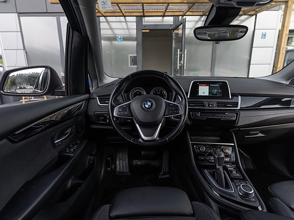 BMW 225xe 29 of 30