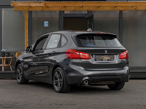 BMW 225xe 9 of 30