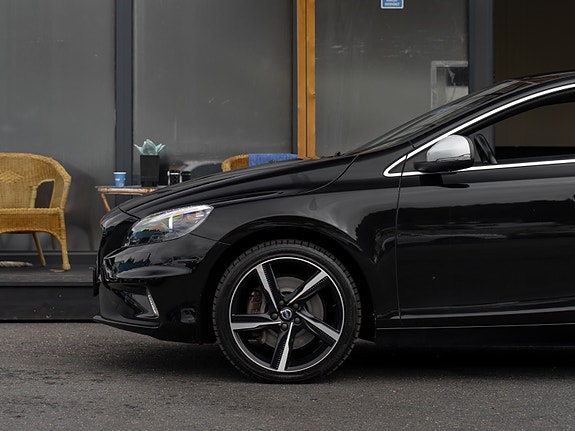 Volvo V40 11 of 30