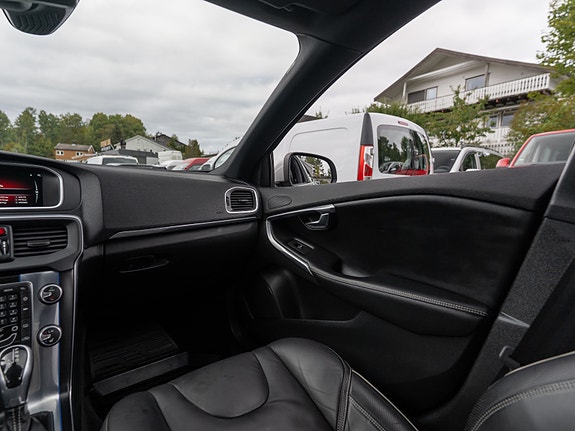 Volvo V40 28 of 30