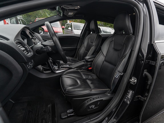 Volvo V40 21 of 30