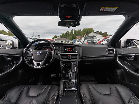 Volvo V40 26 of 30