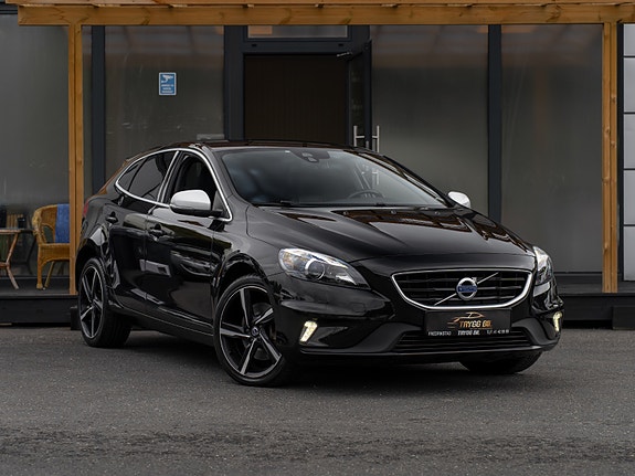 Volvo V40 3 of 30