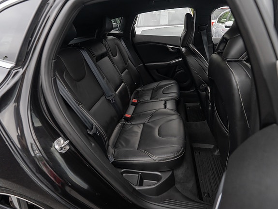 Volvo V40 25 of 30