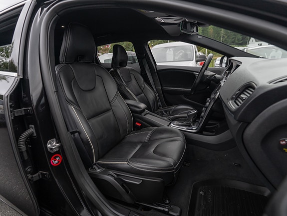 Volvo V40 24 of 30