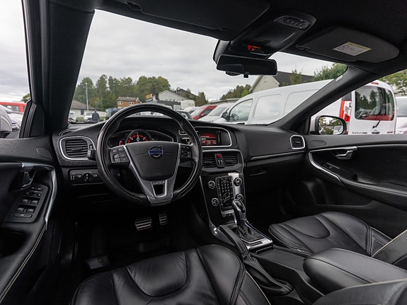 Volvo V40 19 of 30