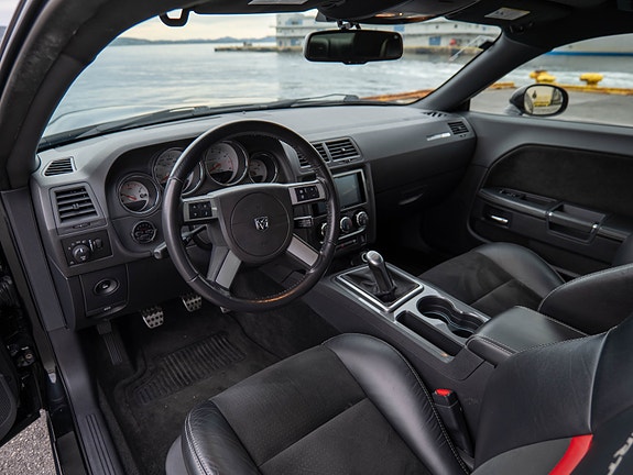 Dodge Challenger 20 of 30