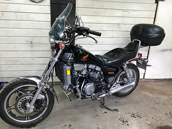 Honda VF750c 2 of 3