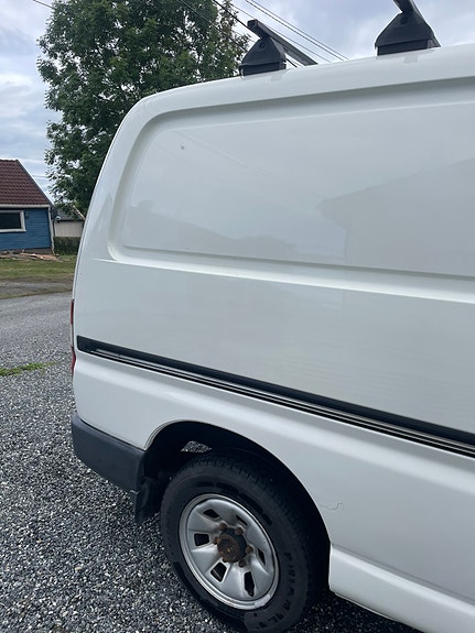 Toyota HiAce 4 of 30