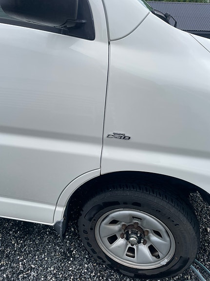 Toyota HiAce 3 of 30