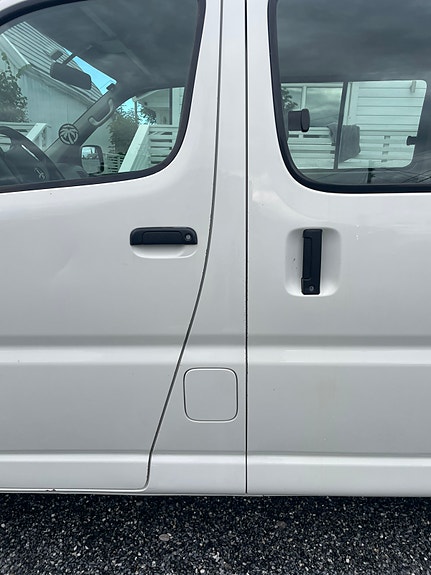 Toyota HiAce 11 of 30