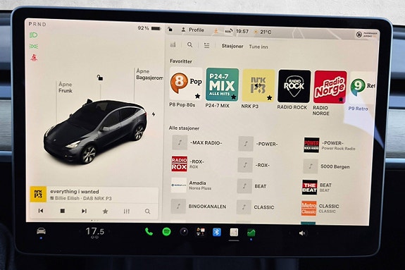Tesla Model Y 24 of 27